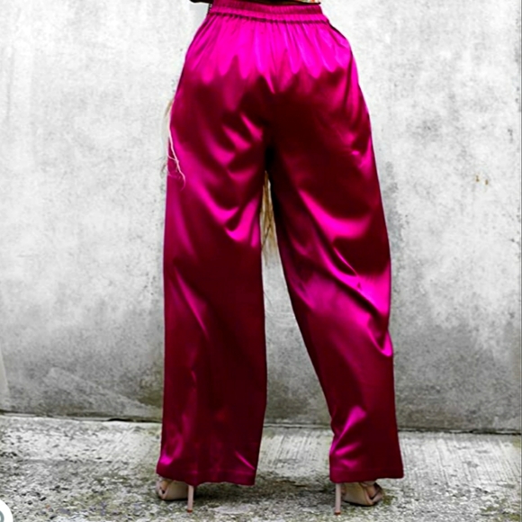 Wide-leg satin pant, functional pockets and a stretch waist 2X NWT - Picture 2 of 6